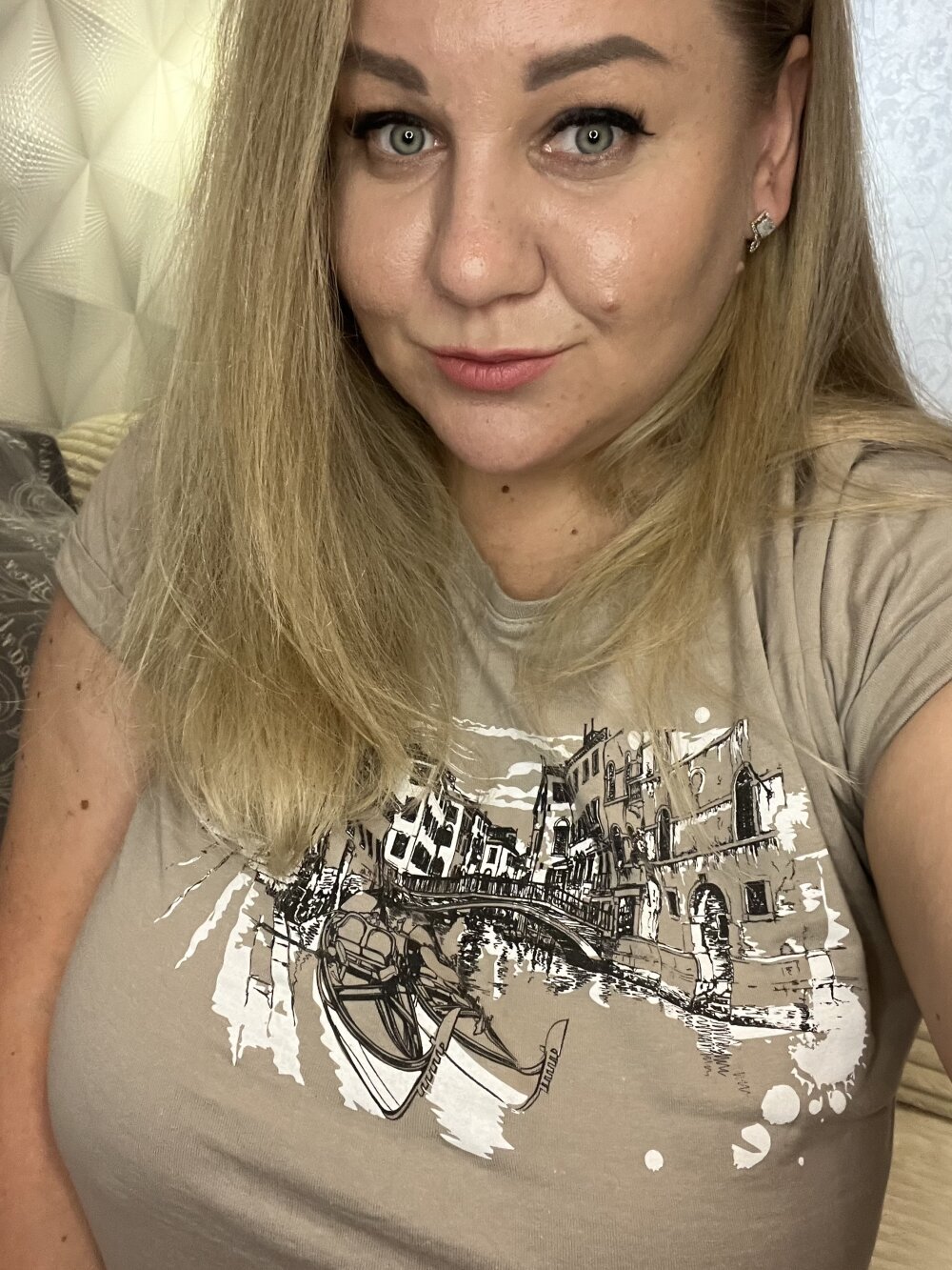 Anna_Curvy profile photo