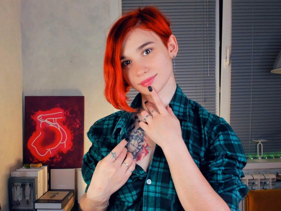 RedLovely profile photo