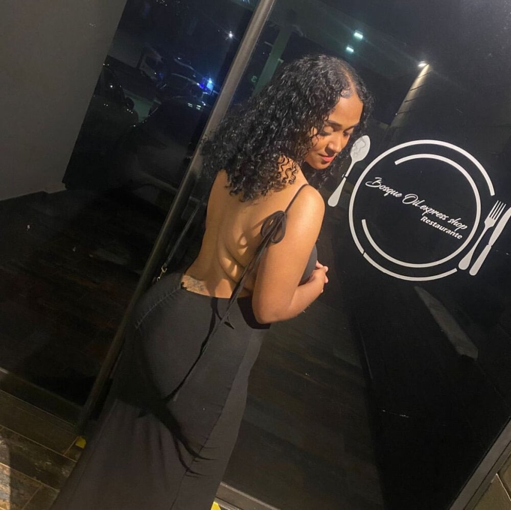 Tina_curly profile photo