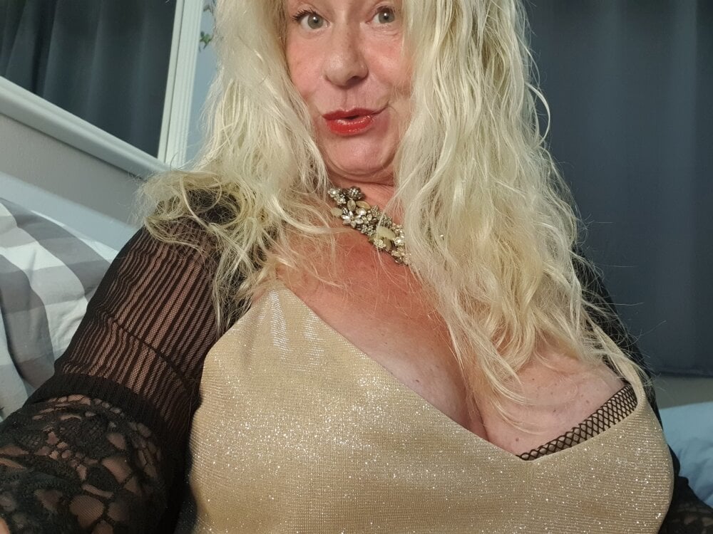 THESensualhorny profile photo