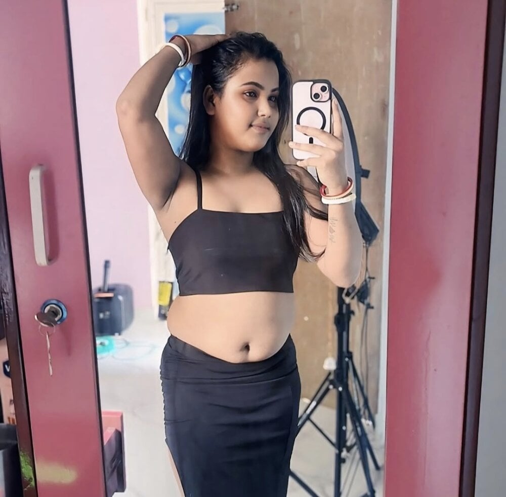 Indian_threesom_4 profile photo