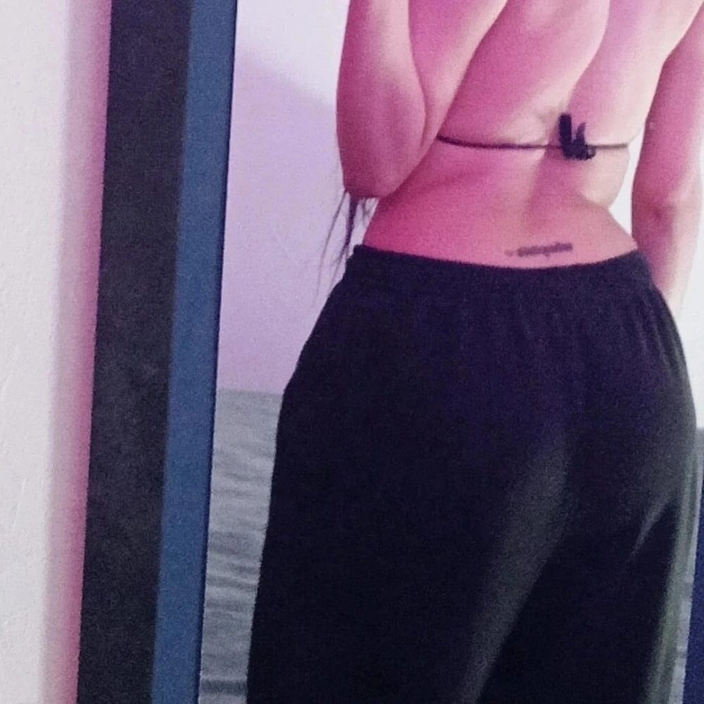 t-tatiiiiiiii profile photo