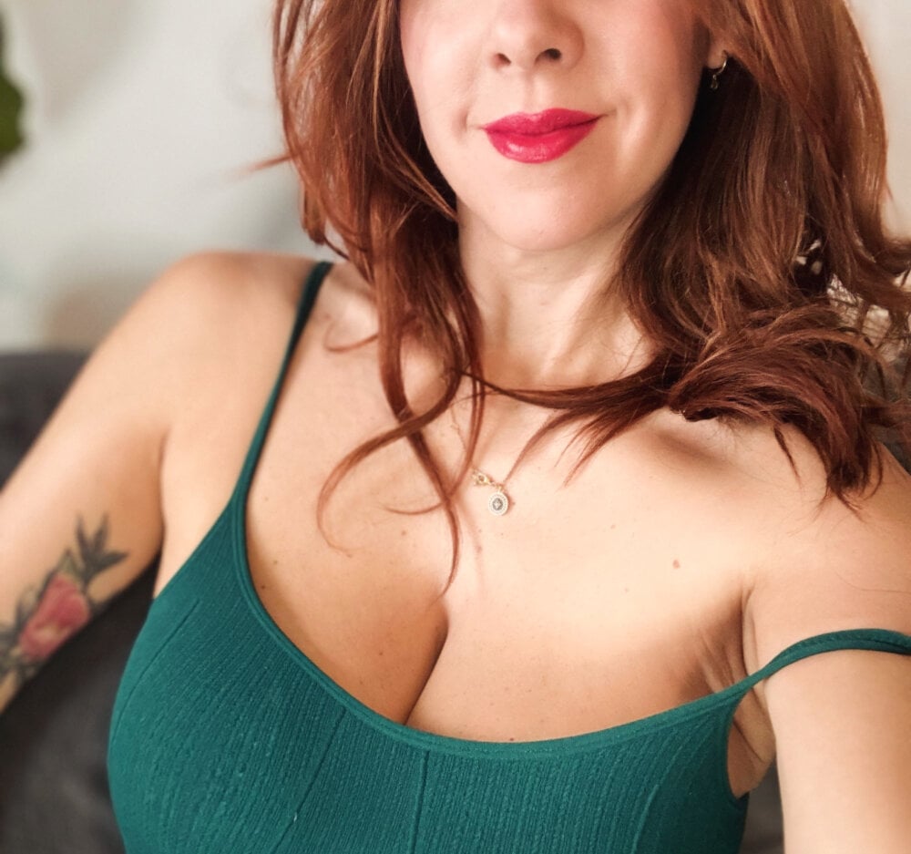 elleblackmagpie profile photo