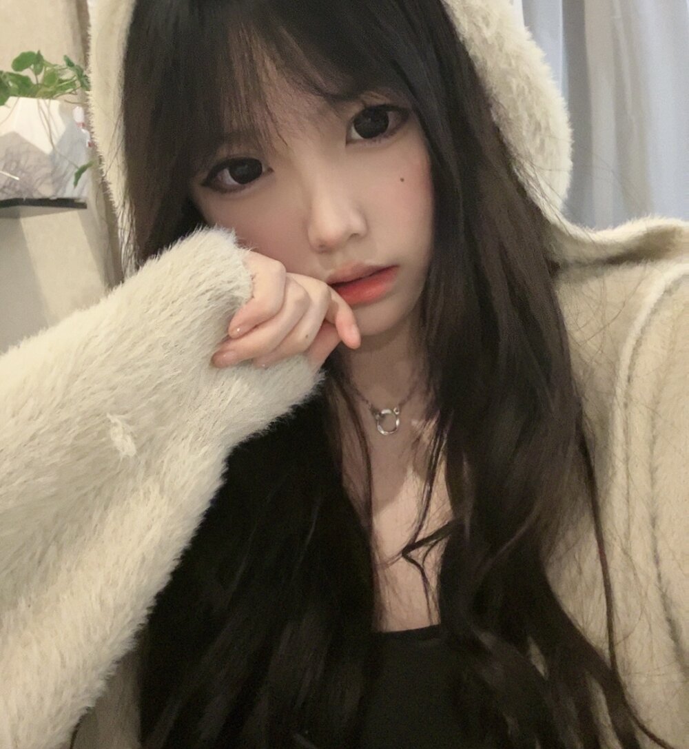 iu-0811 profile photo