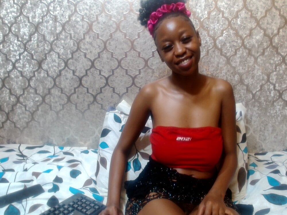 SexyPetitex25 profile photo