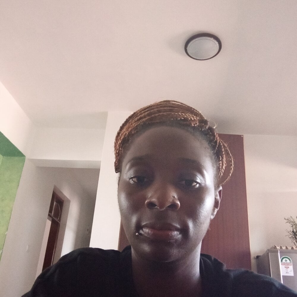 lolaslatary1 profile photo