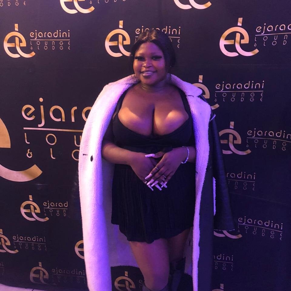 AmazingDarkDoll profile photo