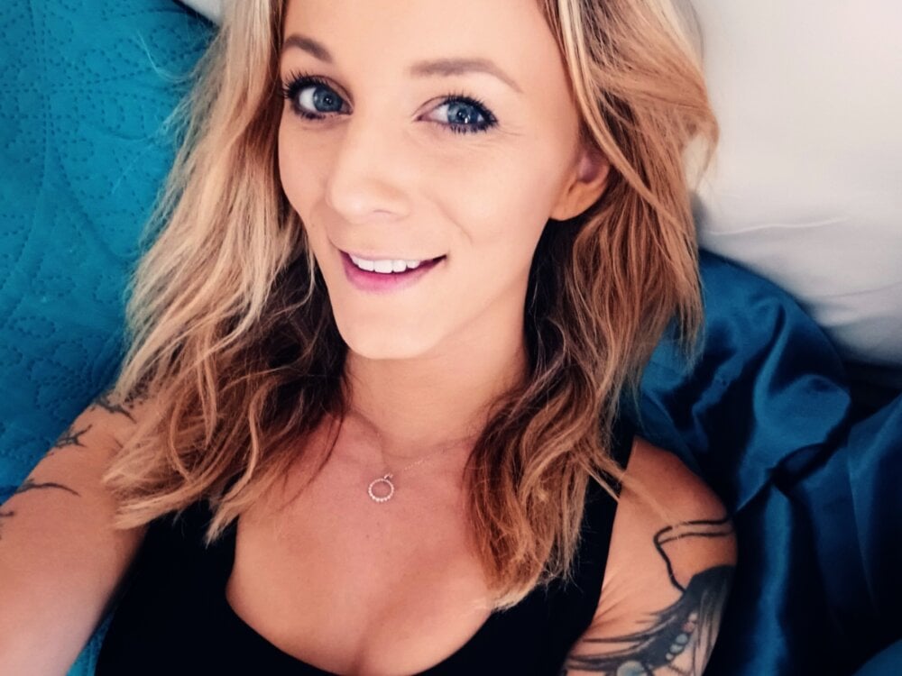 Heyitsmee33 profile photo