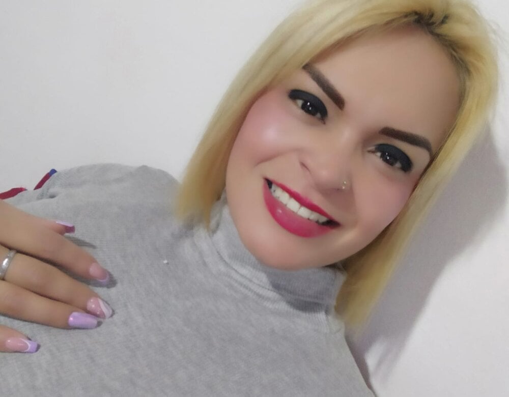 mia_hott01 profile photo