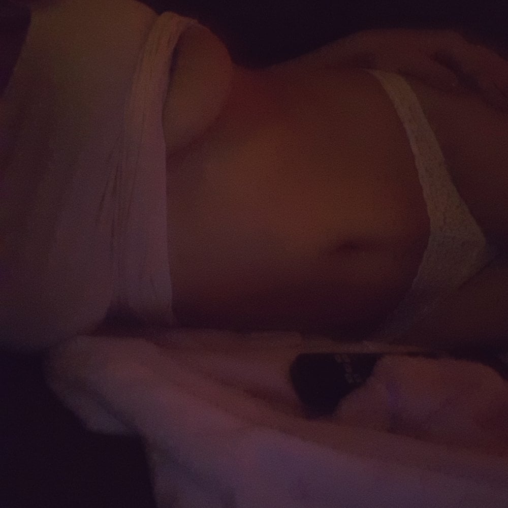 Nina24 profile photo